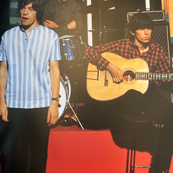 Rolling Stones A Pictorial History Book - Picture 3 of 6